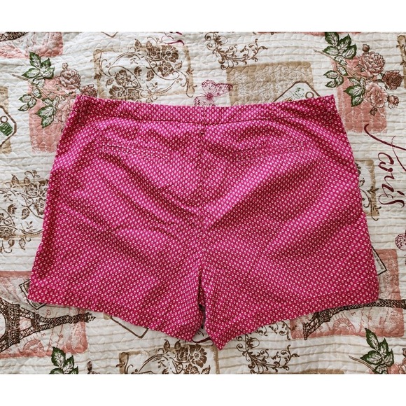 Old Navy Women's Chino Shorts Fuchsia with Flower‎ Print  Pockets Cotton Size 16 - Picture 4 of 10